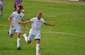 Santi Rodríguez festeja su gol