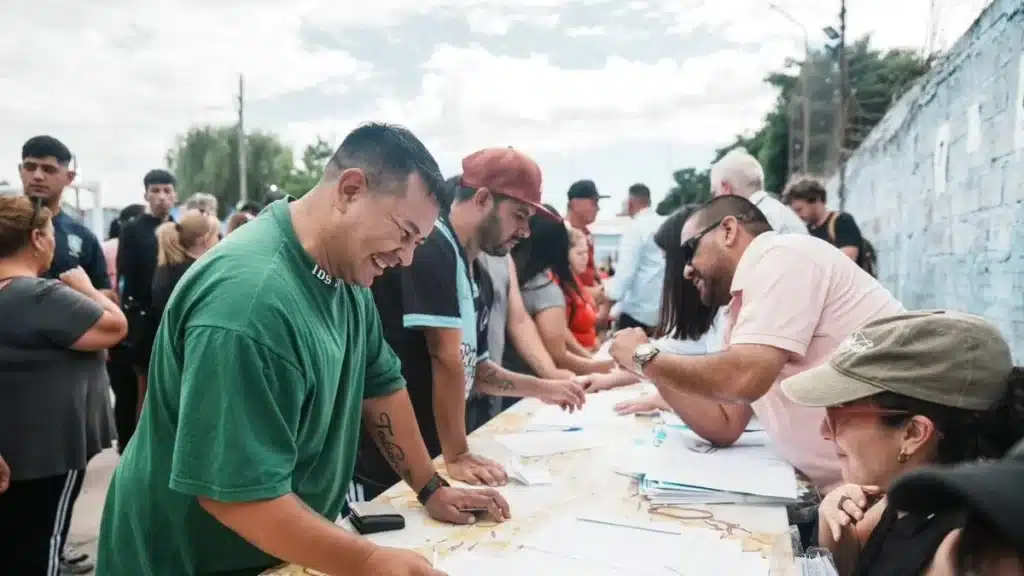 Lomas adjudicó terrenos a familias de San José por reconocimiento — Imagen 1