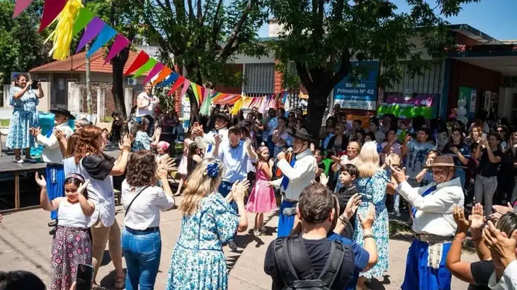 Escuela de Llavallol cumple 70 años — Imagen 1