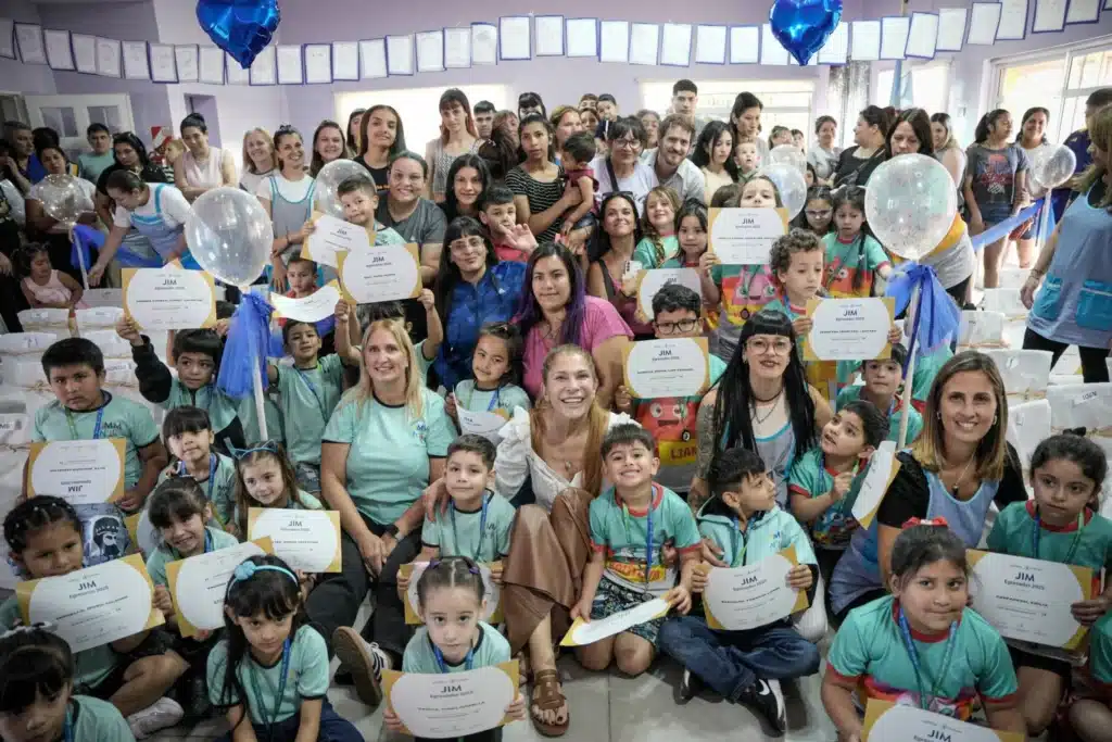 Avellaneda homenajea a sus egresados de Jardines de Infantes Municipales —…