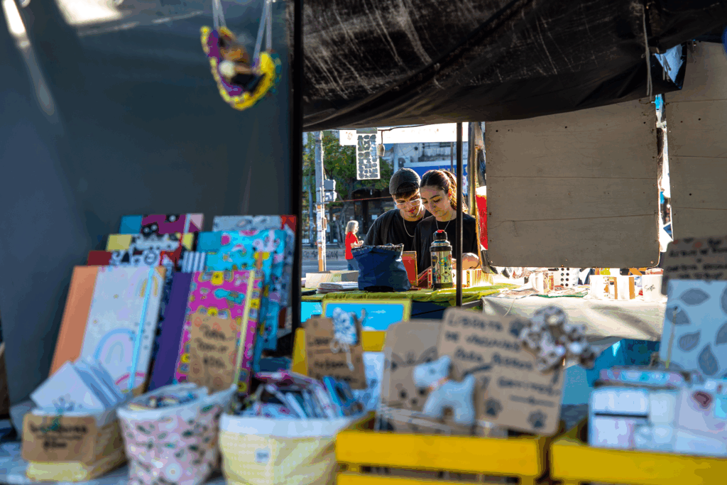 Feria de Artesanías en Lanús: Lanús Gobierno informa que desde este viernes 2…
