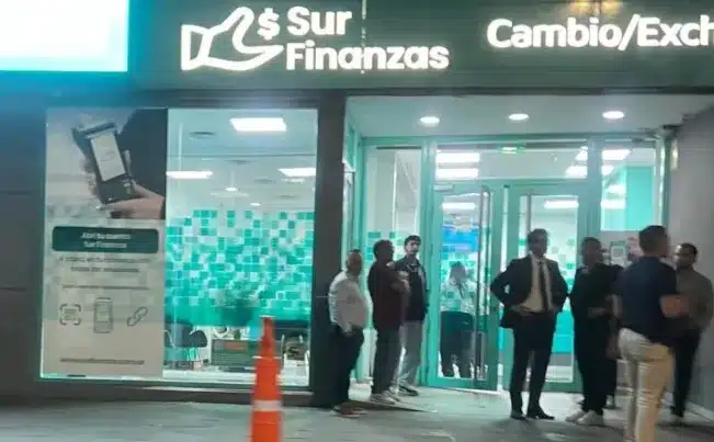 Denuncian a Sur Finanzas por evasión y lavado de dinero — Imagen 1