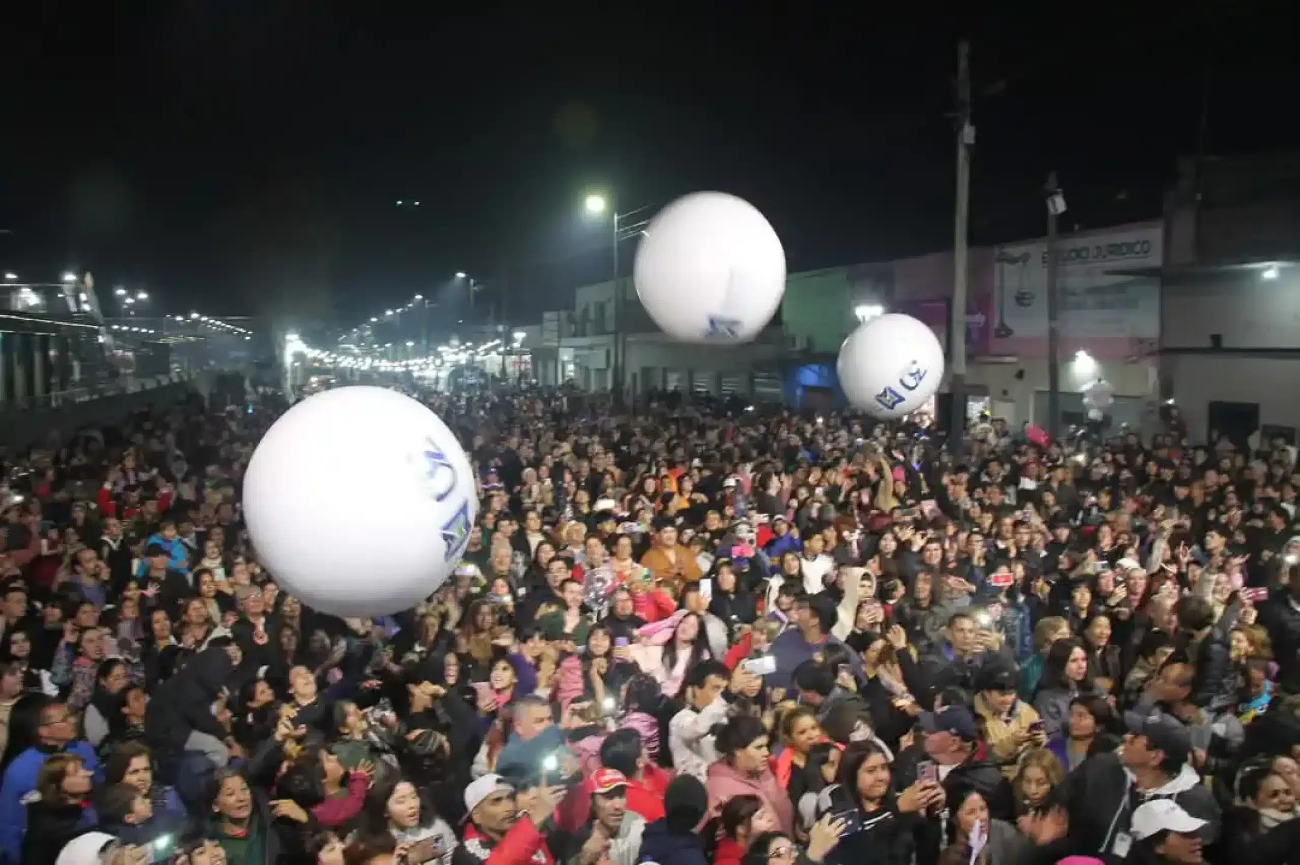 Grand Bourg festeja su aniversario con una tarde de música en vivo al aire…