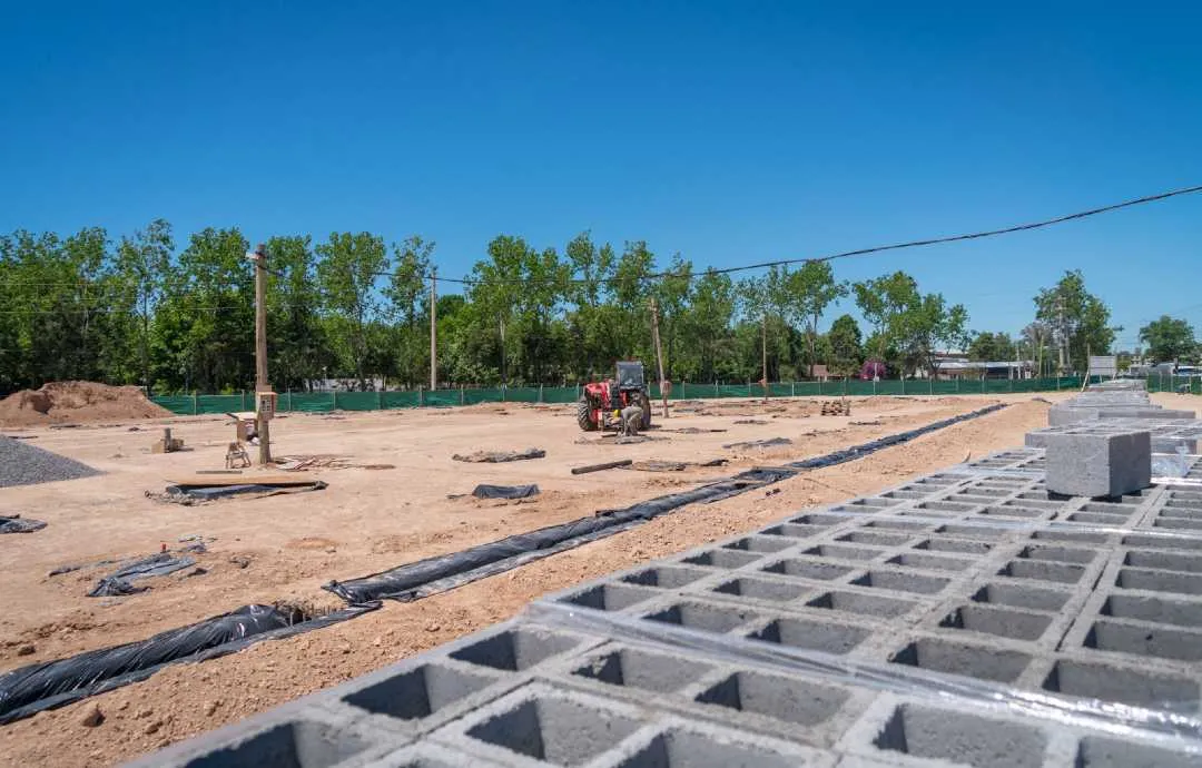 Abella supervisa avance del Microestadio Municipal en Campana — Imagen 1
