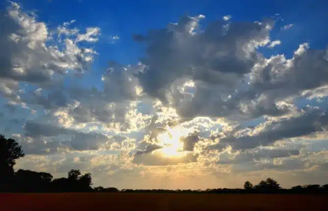 Lluvias en AMBA este miércoles con temperaturas frescas y nublado — Imagen 1