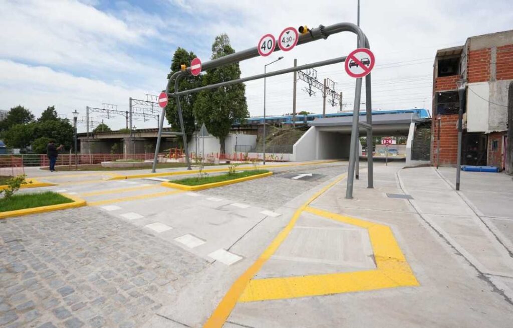 Ya abrió el bajo puente Bosch en Barracas, uniendo dos barrios de la Capital —…