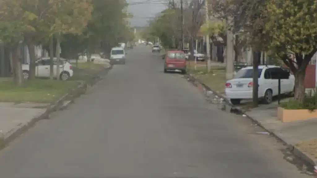 Dos menores detenidos por intentar robar una camioneta en Parque Barón —…