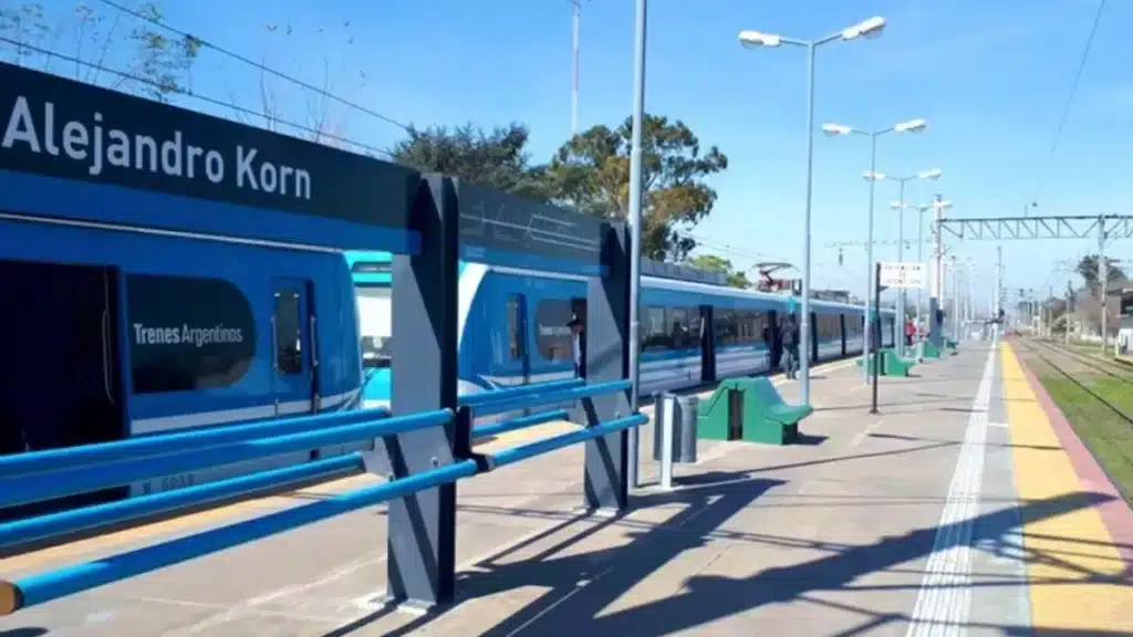 Hombre embestido por Tren Roca en Alejandro Korn y está gravemente herido —…