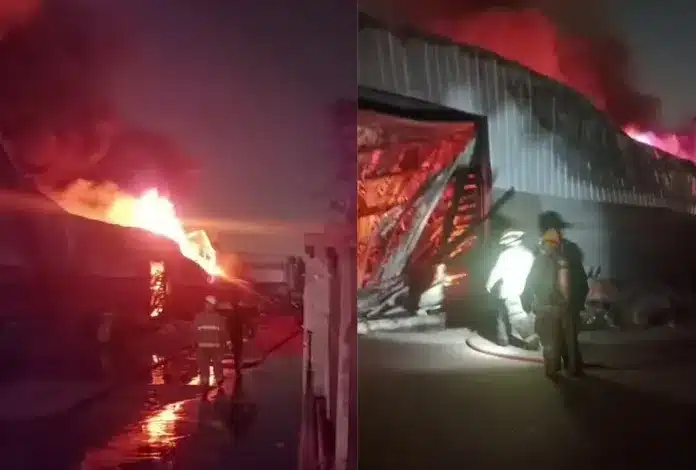 Incendio destruye depósito de espuma inflamable en Morón — Imagen 1