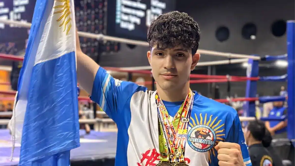 Nahuel Córdoba, campeón mundial del kickboxing — Imagen 1
