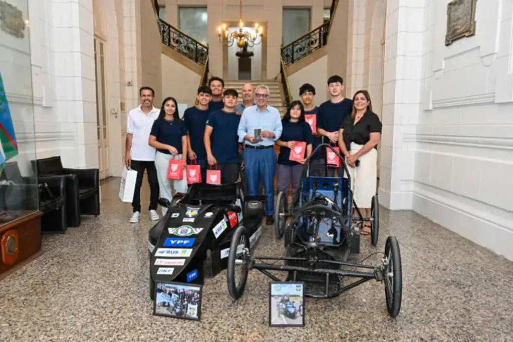 Julio Zamora recibió a estudiantes de la Escuela Técnica N°4 de Don Torcuato…