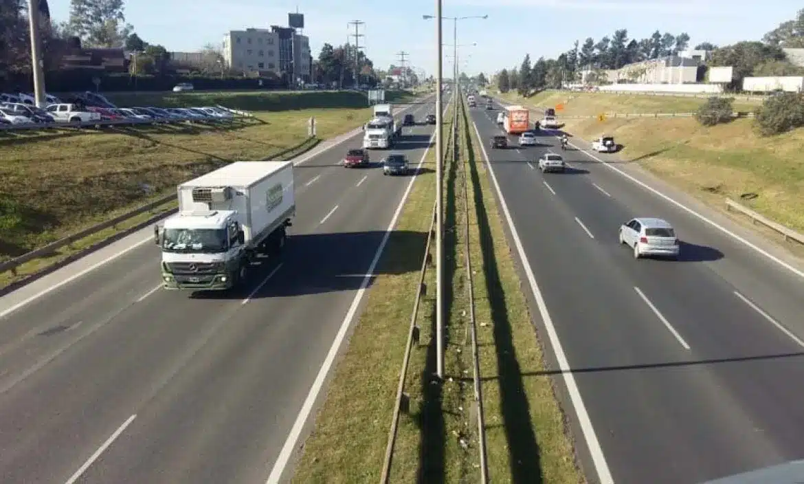 Reducen velocidad máxima en Panamericana tras cambios en Acceso Oeste — Imagen 1