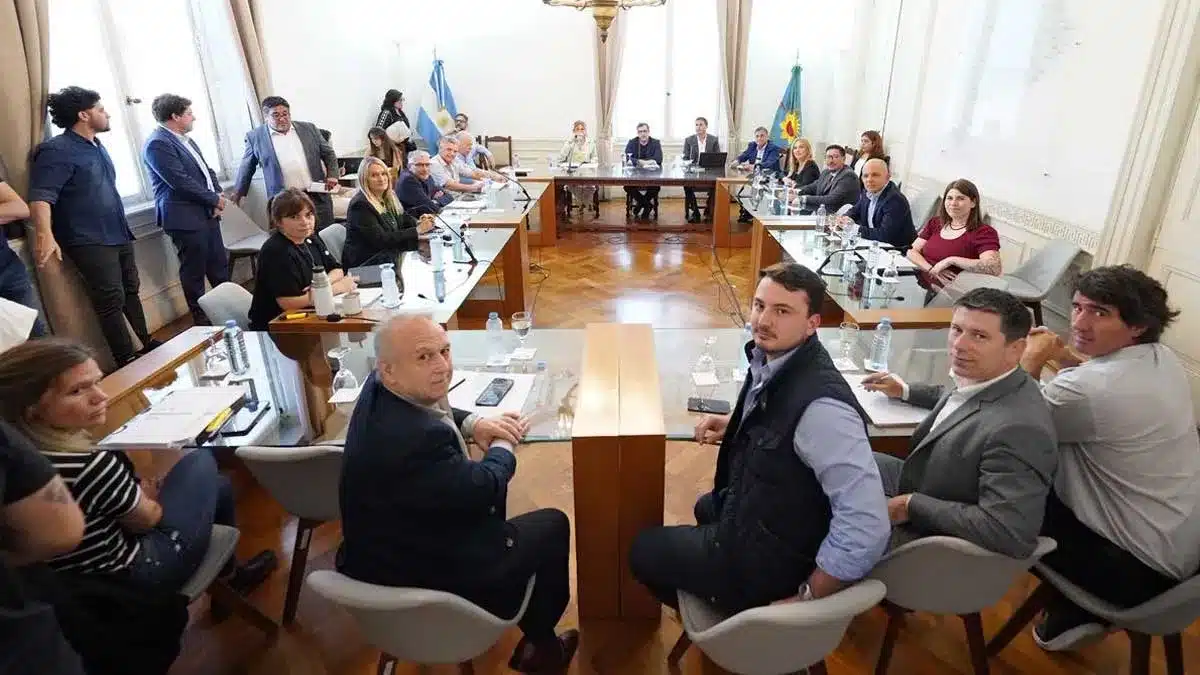 Oficialismo y oposición postergan tratamiento del Presupuesto 2026 — Imagen 1