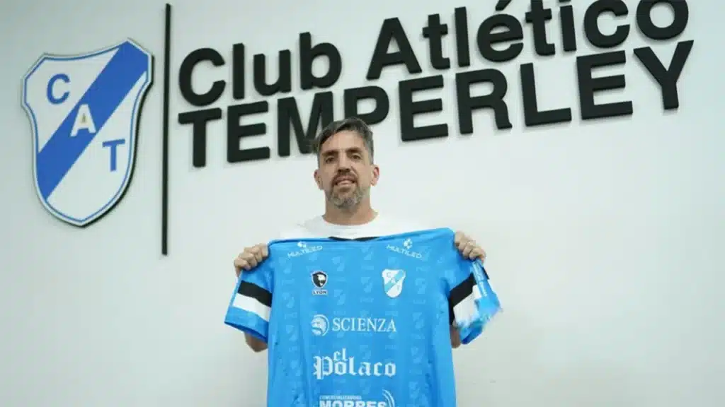 Gabriel Hauche renovó con Temperley y busca los 100 partidos — Imagen 1