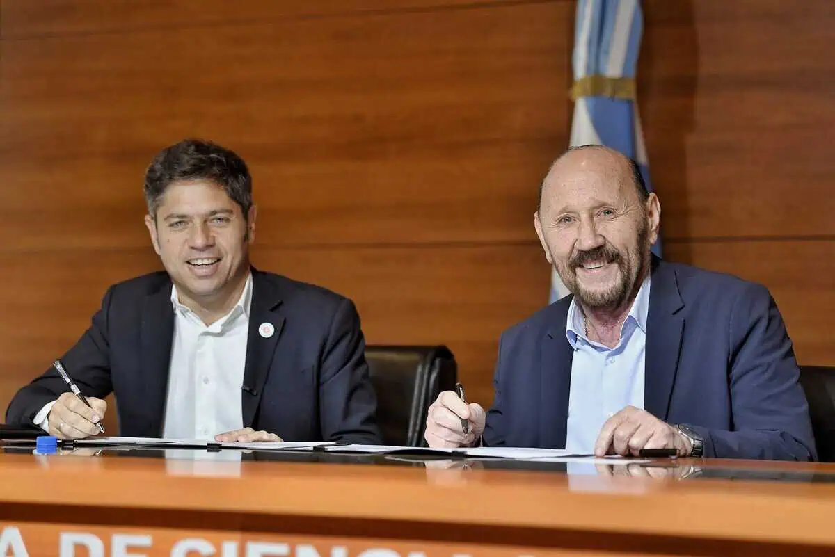 Kicillof e Insfrán firman convenio para fortalecer seguridad y colaboración en…