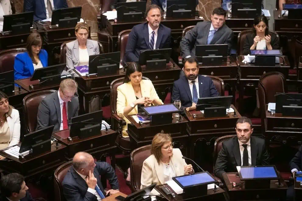 El Senado sanciona el proyecto de Inocencia Fiscal con apoyo del presidente…