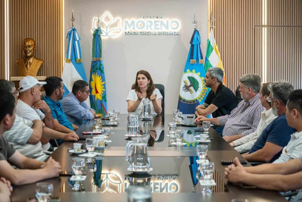 Mariel Fernández y comerciantes locales impulsan el programa ‘Compre…