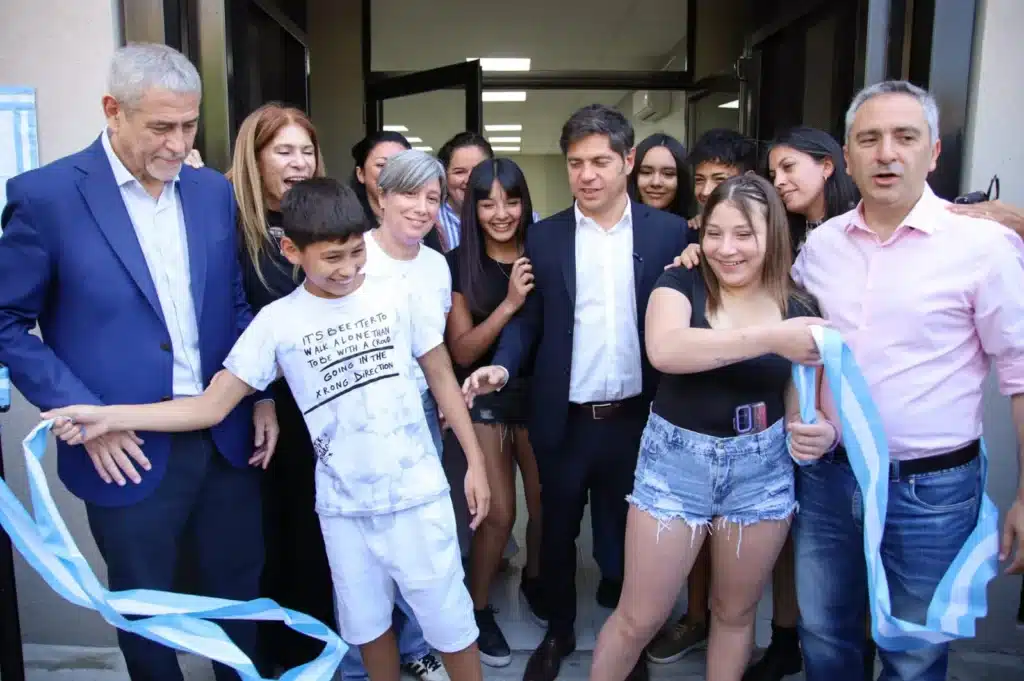 Kicillof entrega obras y vehículos de seguridad a Avellaneda — Imagen 1
