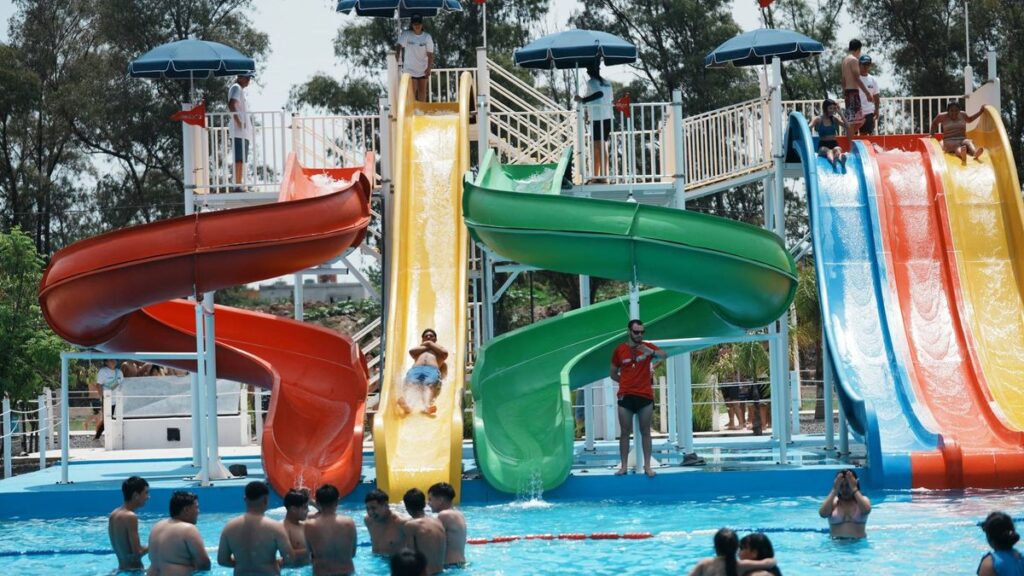 Parque Albertina ya habilita temporada de verano en Lomas — Imagen 1