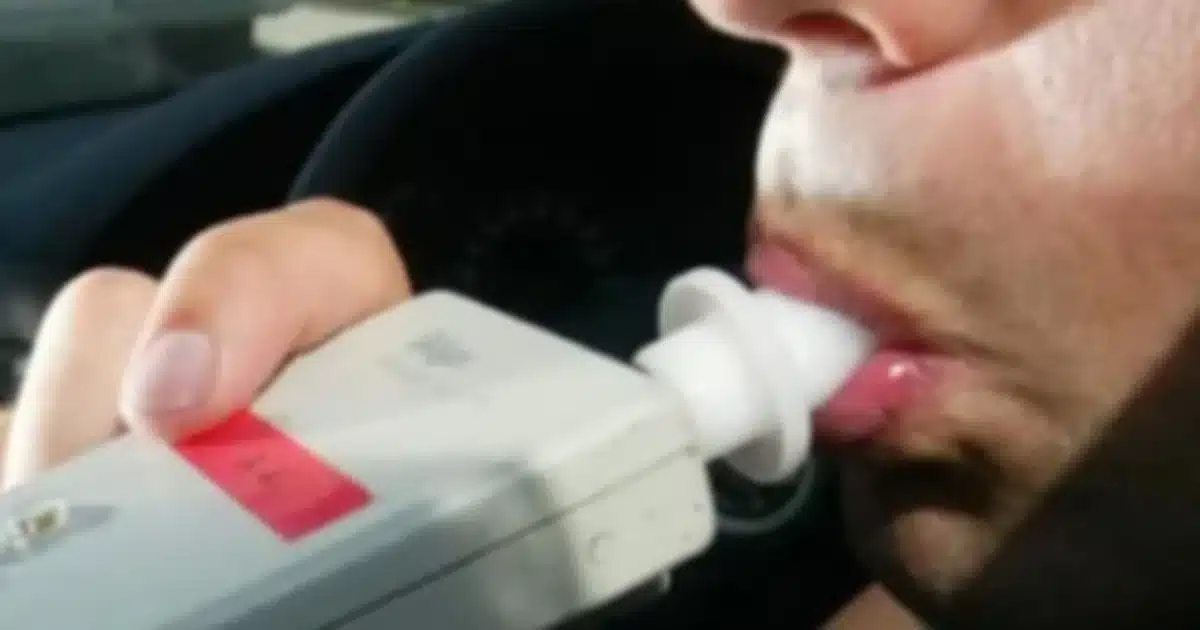 Test de alcoholemia en Mar del Plata y absolutas en autos estacionados —…