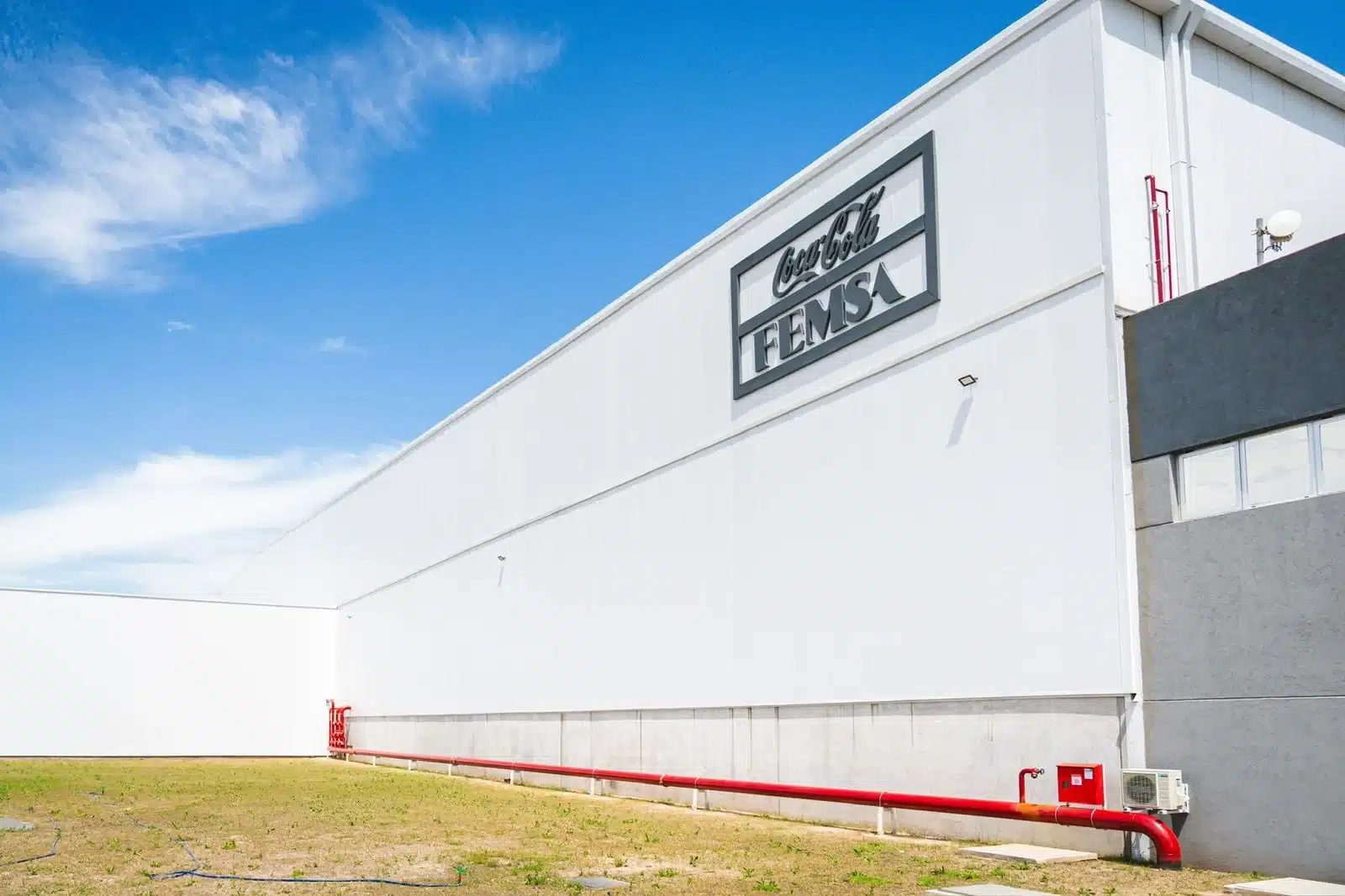 Coca-Cola inauguró centro de distribución en Tres de Febrero con energía solar…