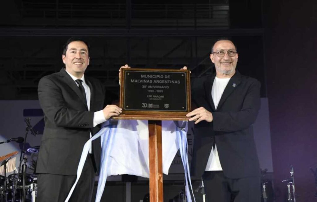 Malvinas Argentinas celebra 30 años con emotiva reunión y reconocimientos —…