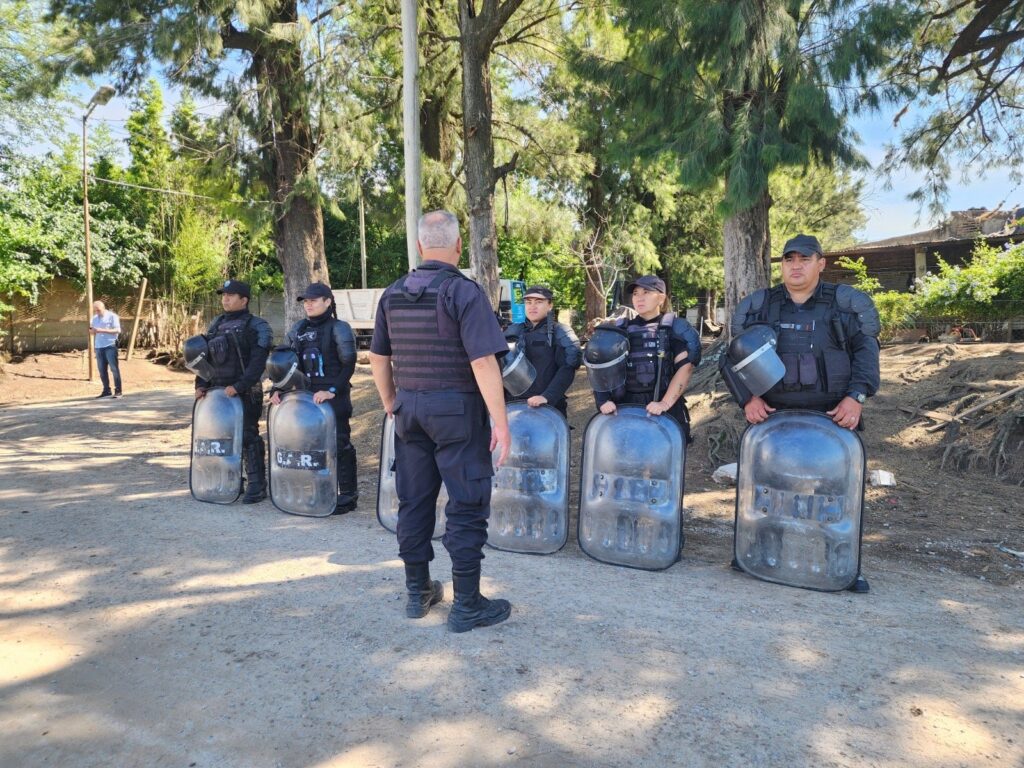 La Policía Municipal de San Miguel aprehendió a los dueños de un predio donde…