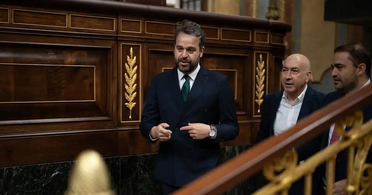 Senado investiga a Juanfran Serrano por irregularidades en contratos — Imagen 1