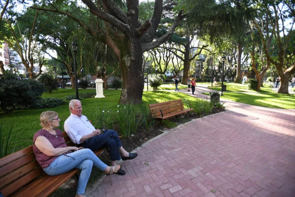 Soledad Martínez Encabeza Reinauguración de Plaza Vicente López y Planes en…