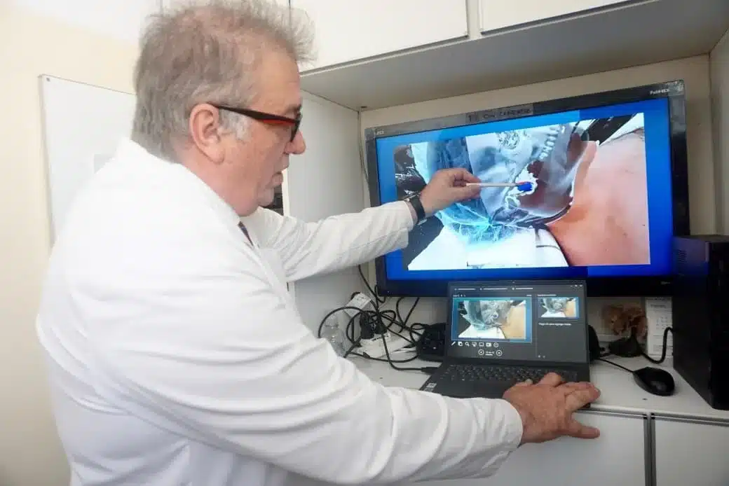 Cirugía asistida por realidad aumentada marca hito en salud pública de la —…