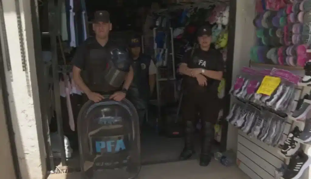 Megaoperativo en La Salada: Secuestran mercadería trucha y clausuran puestos…