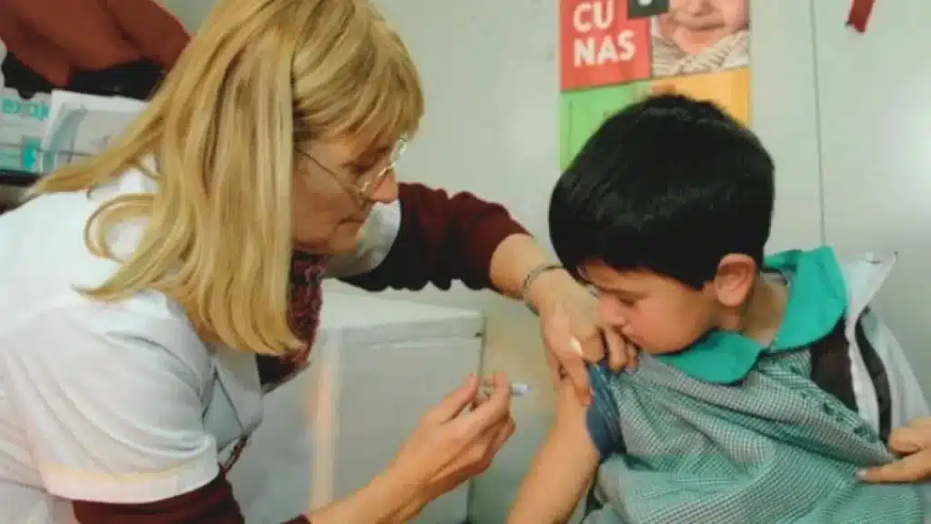 La caída de la vacunación infantil en Buenos Aires: una crisis sanitaria en…