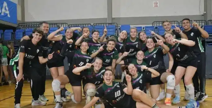 Defensores de Banfield ascendió a Primera División en vóley femenino — Imagen 1