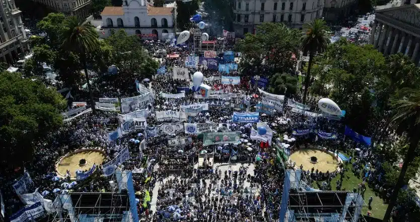 La CGT marchó en Plaza de Mayo contra la reforma laboral y anticipó medidas de…