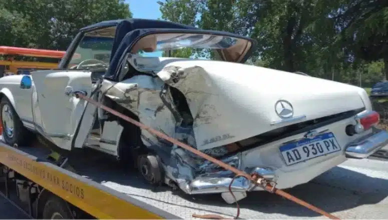 Un auto clásico valuado en 180 mil dólares quedó destruido tras un choque en…