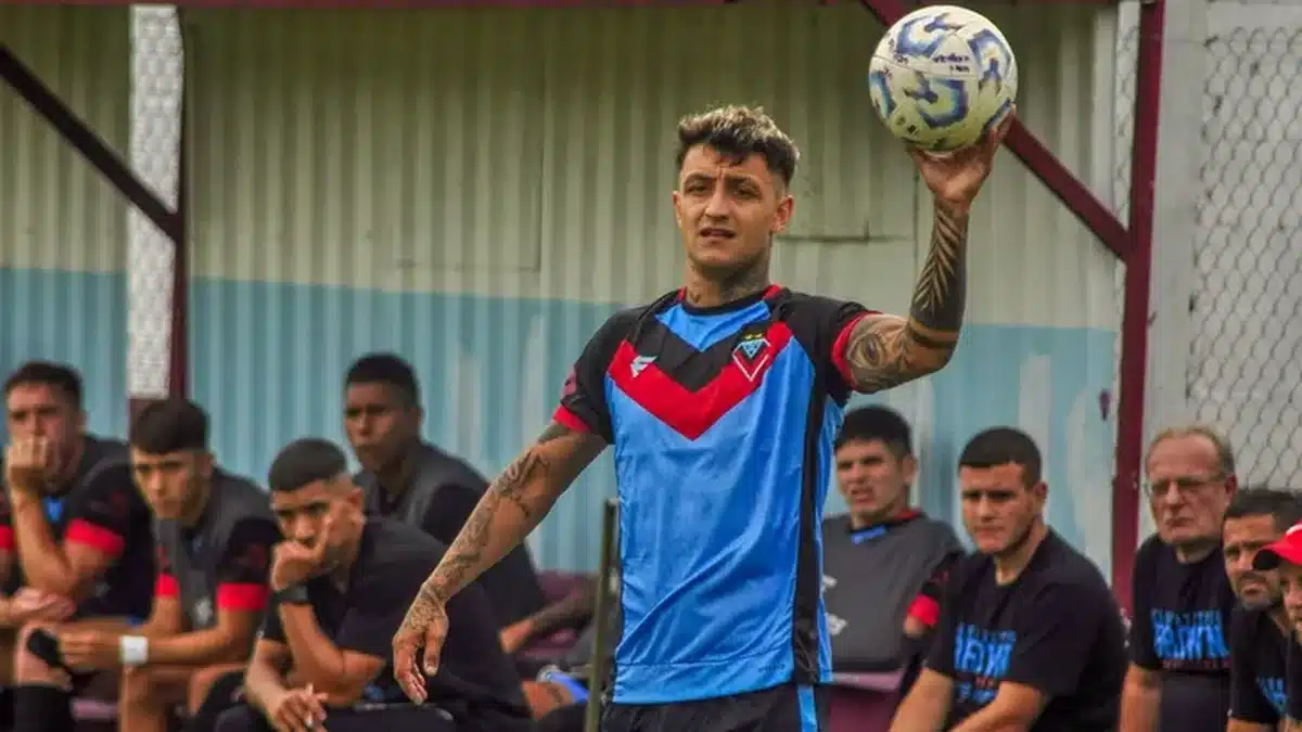 Jugador de Brown se burló de San Martín con pirotecnia en clásico navideño —…