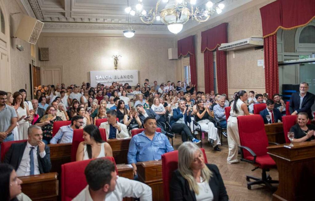 Juraron los diez concejales electos en Campana con llamado a trabajar por los…