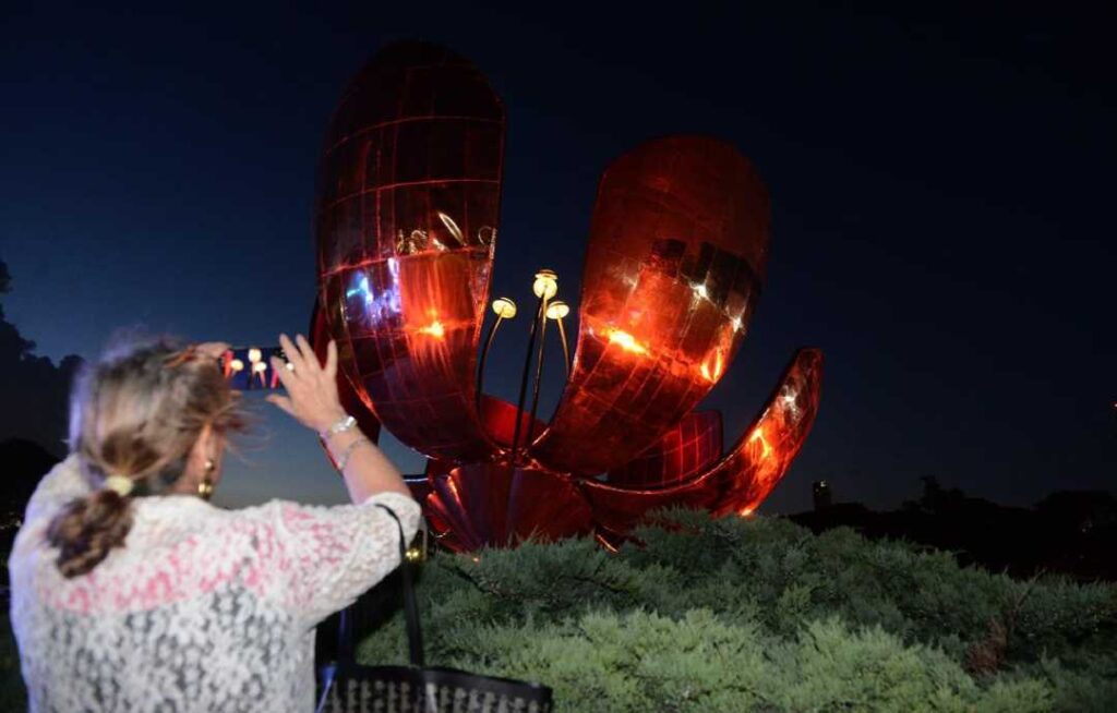 La Ciudad recupera la Floralis Genérica con una gran fiesta en Recoleta —…