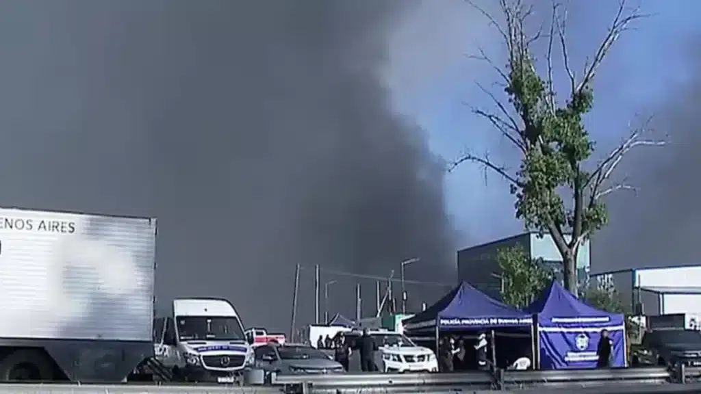 Incendio en Ezeiza: situación actual tras el accidente en el Polo Industrial —…