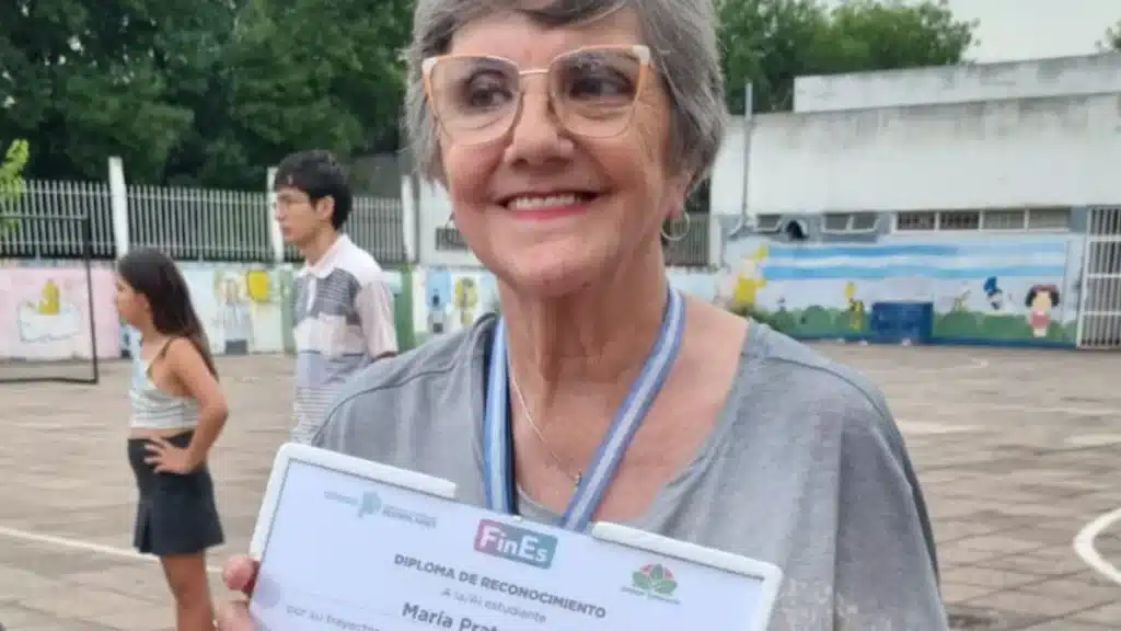 María Prats completa estudios a los 79 años — Imagen 1