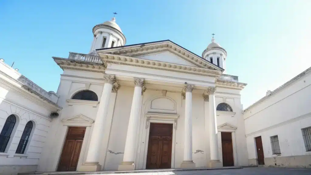 Lomas: concierto solidario frente a la Catedral en Navidad — Imagen 1