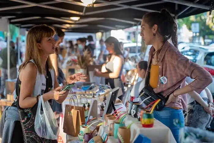 Feria Emprendedores Navideña en Plaza Martínez — Imagen 1