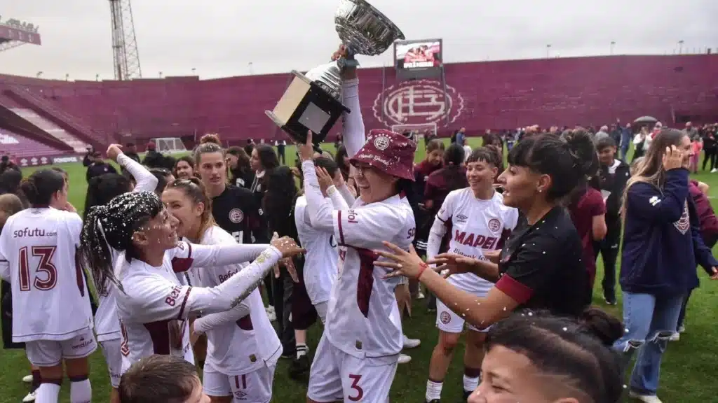Lanús logra el ascenso a Primera División femenina: Lanús superó en la final —…
