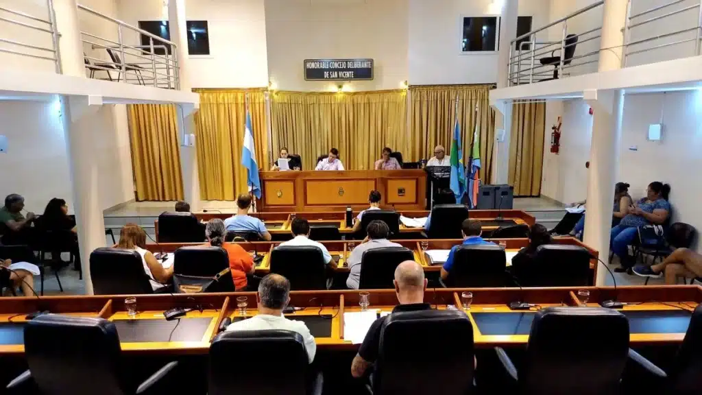 Asumen los nuevos concejales de San Vicente: quiénes son y qué esperar —…