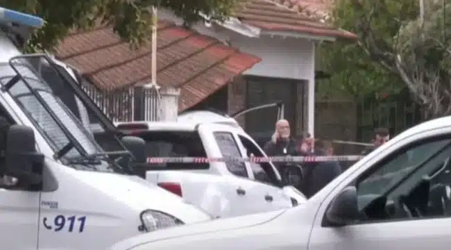 Hombre mata a su madre y intenta suicidarse en Hurlingham — Imagen 1