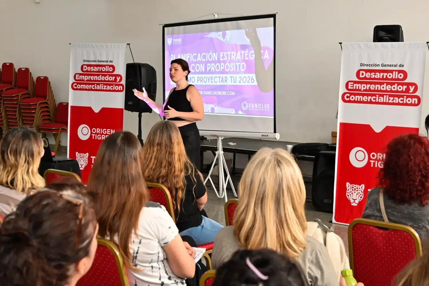 El Municipio renovó credenciales a más de 1200 emprendedores y artesanos del…