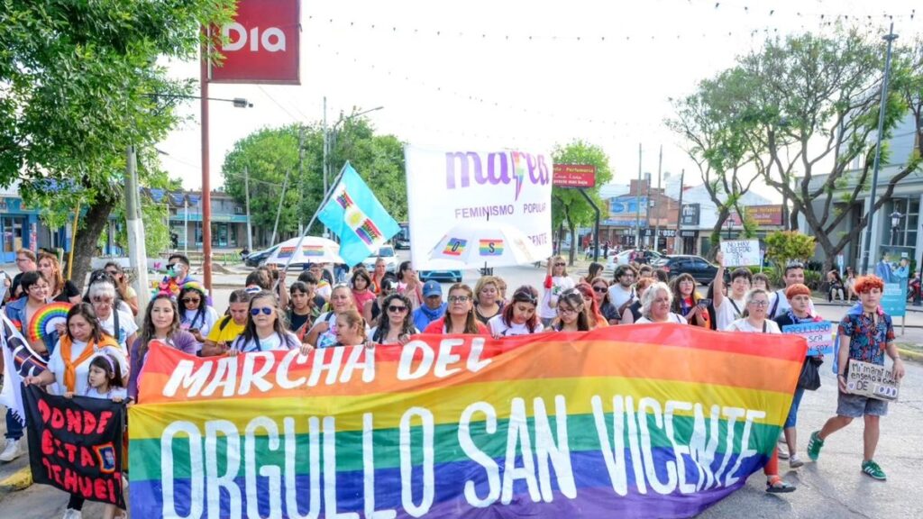 Marcha y festival de Orgullo LGBT en Alejandro Korn: Realizan la 5° marcha y —…