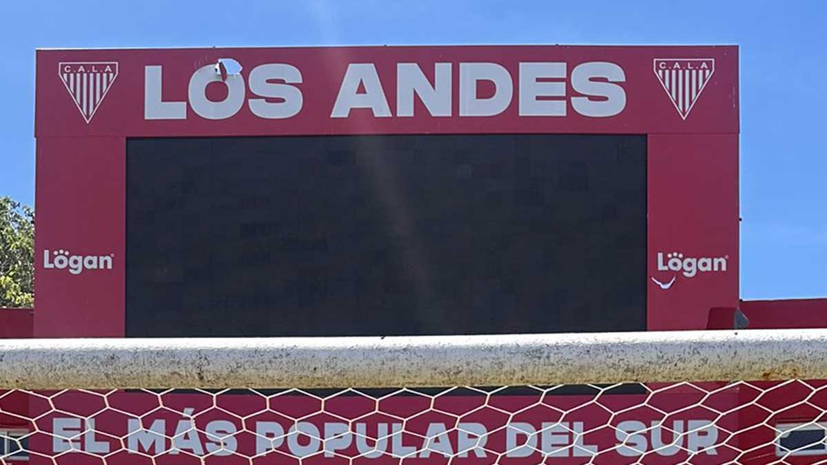 Bolsillos flacos empeoran en clubes y hacen derrumbarse actividades — Imagen 1