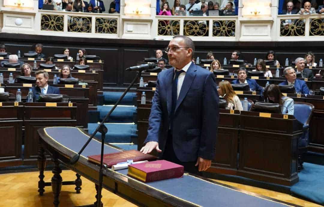 Luis Vivona, diputado bonaerense: juró en la Legislatura provincial — Imagen 1