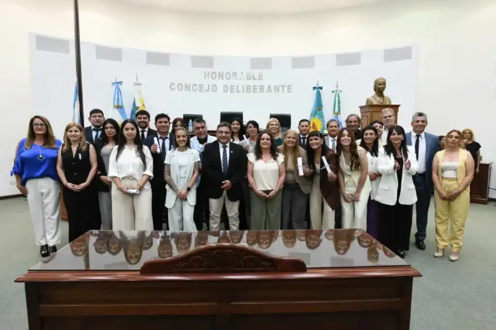 Concejales asumen en Malvinas Argentinas y se definen autoridades — Imagen 1